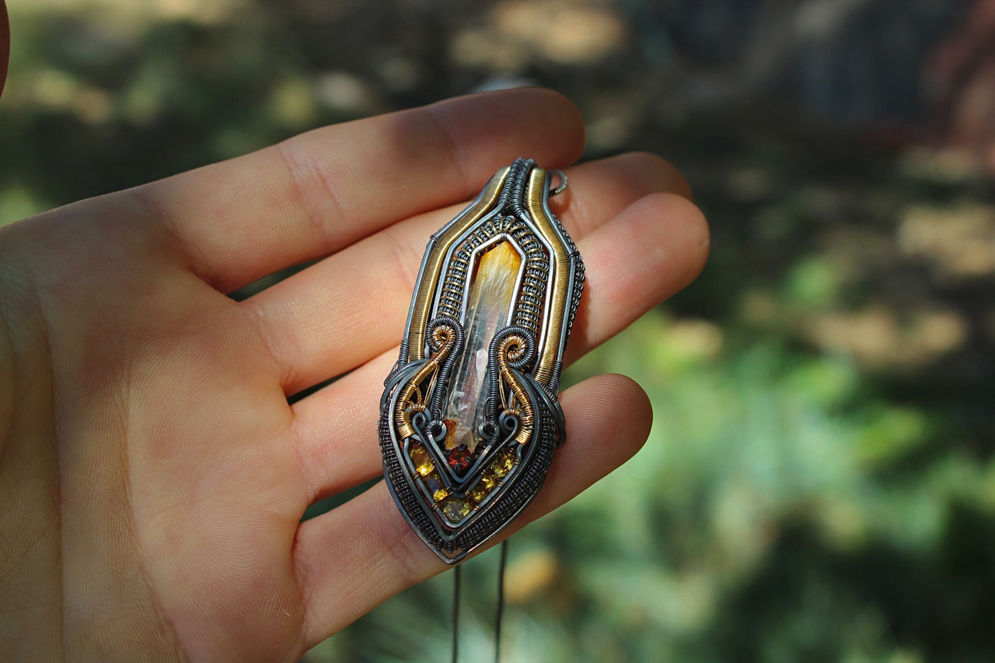 Sol Beam - Mango Quartz Pendant